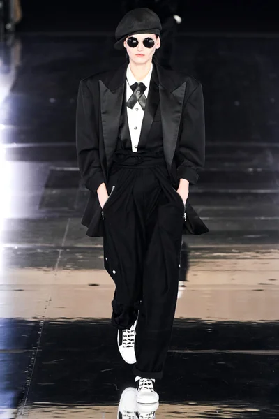Look 7